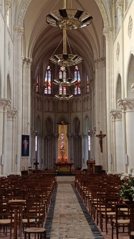 Église Saint-Rémi de Château-Gontier - Photo 3