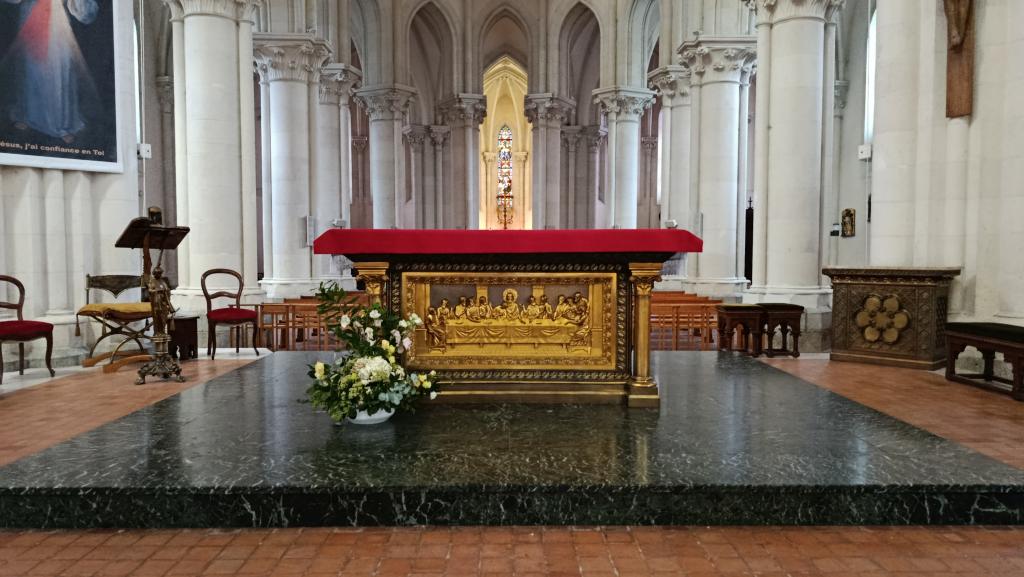 Église Saint-Rémi de Château-Gontier - Photo 6