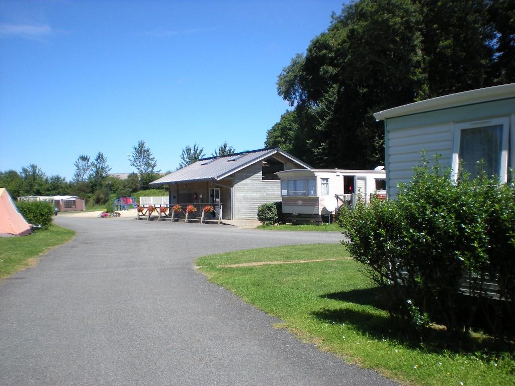 Camping De La Vallée du Dourdu