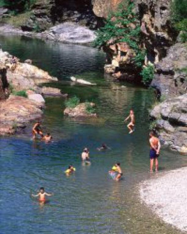 Camping Les Sources***