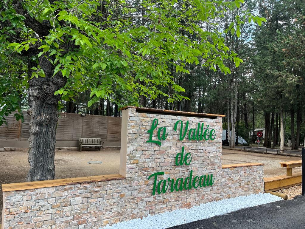 Camping La Vallée de Taradeau