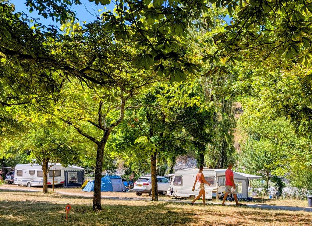 CAMPING DU PONT D'ESPENEL